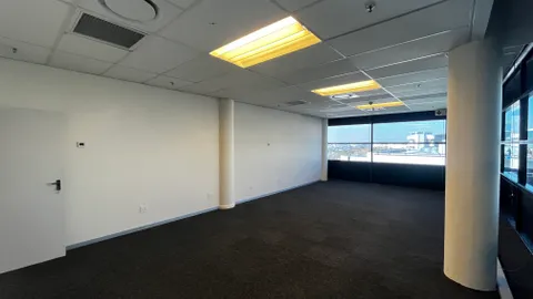 Sinosteel Plaza, 159 Rivonia Rd, Sandton has a 222m² Office Space Available To Let (16)